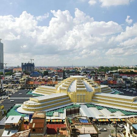 Le President Hotel Phnom Penh Bagian luar foto