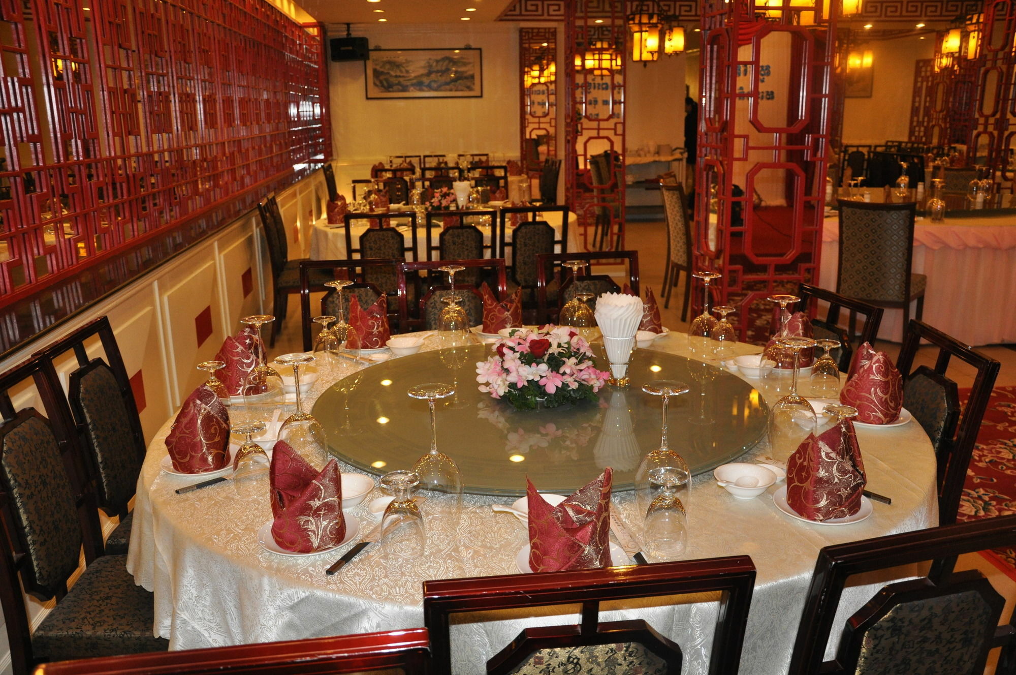 Le President Hotel Phnom Penh Bagian luar foto
